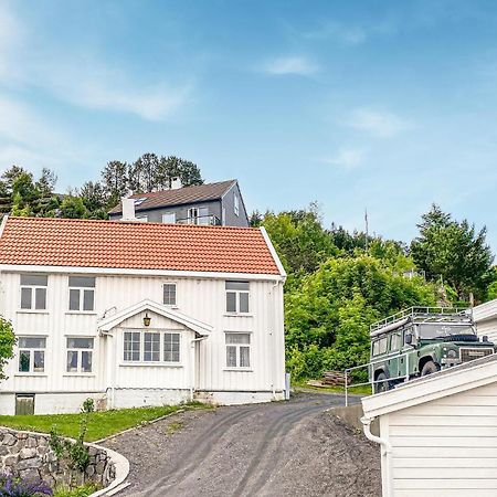 Awesome Home In Kristiansund With House Sea View Ngoại thất bức ảnh