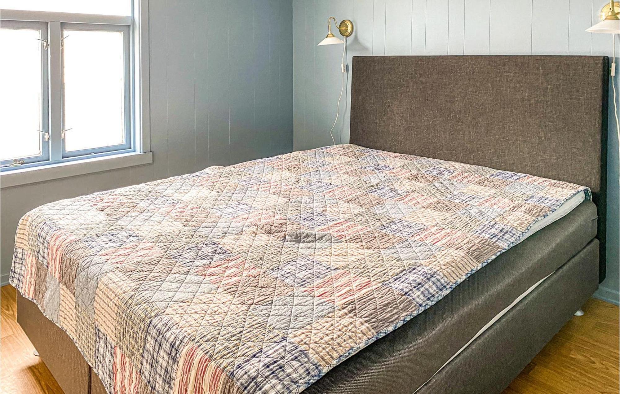 Awesome Home In Kristiansund With House Sea View Ngoại thất bức ảnh