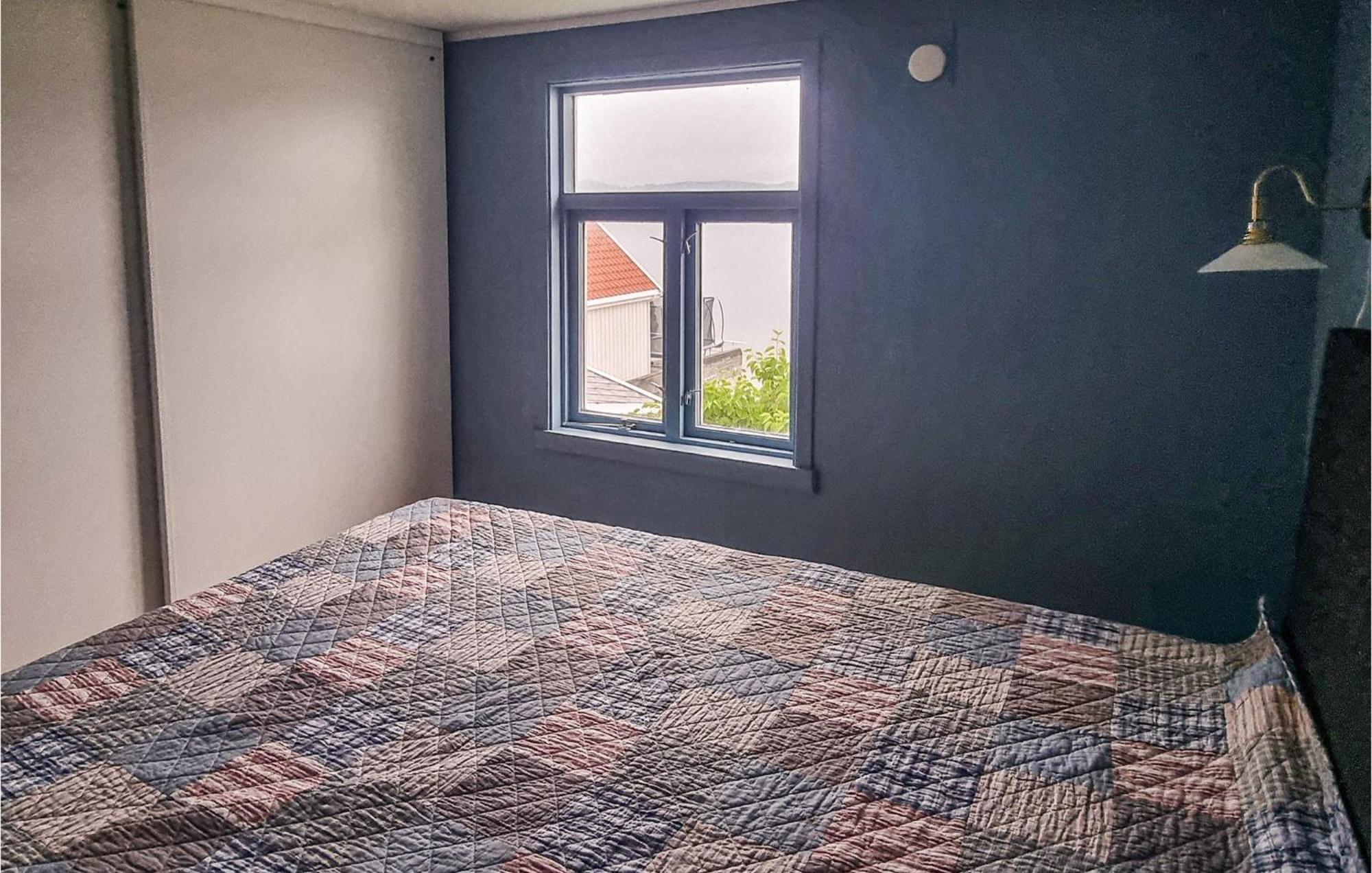 Awesome Home In Kristiansund With House Sea View Ngoại thất bức ảnh