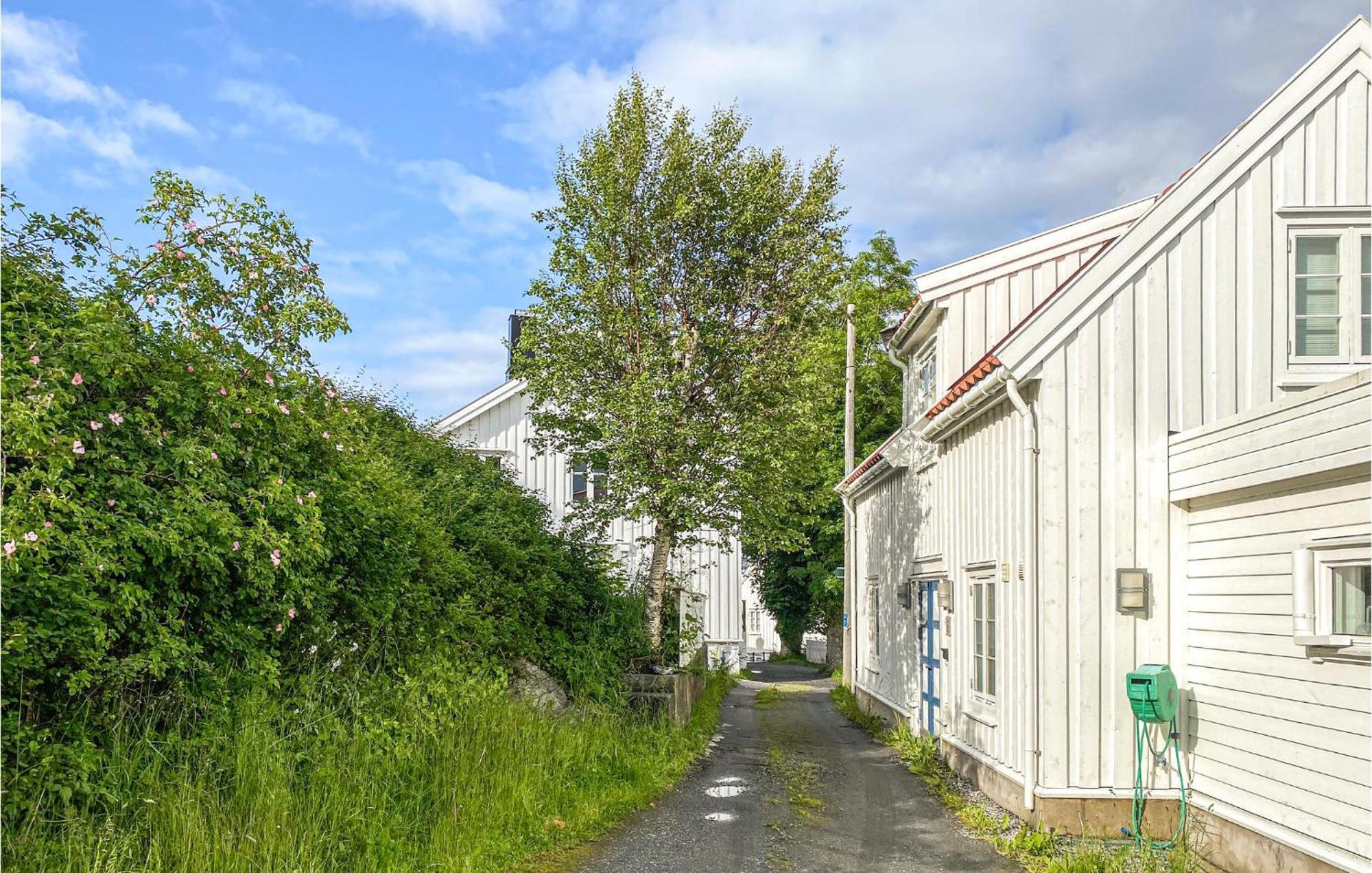 Awesome Home In Kristiansund With House Sea View Ngoại thất bức ảnh